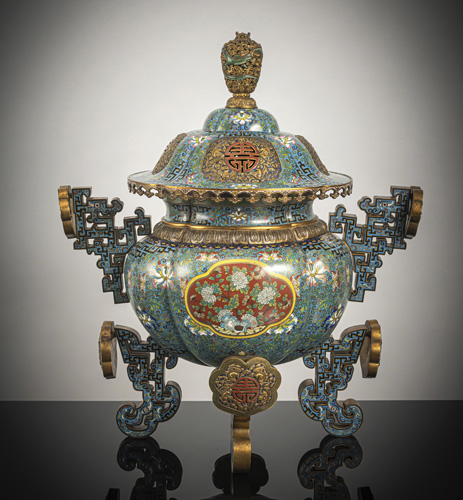 <b>A large and magnificent cloisonné incense burner on four legs</b>