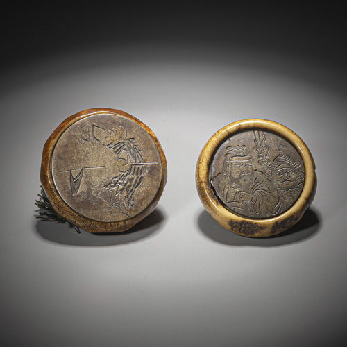 <b>Three kagamibuta with capsules partly made of stag horn and metal plates</b>