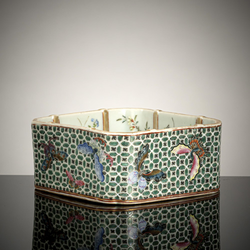 <b>A quadrilobed 'famille rose' butterflies porcelain bowl</b> <b>A quadrilobed 'famille rose' butterflies porcelain bowl</b>