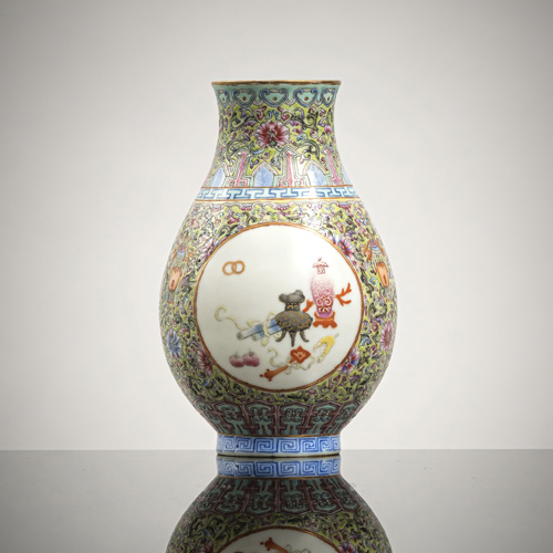 <b>A fine eggshell porcelain 'Famille rose* vase</b> <b>A fine eggshell porcelain 'Famille rose* vase</b>