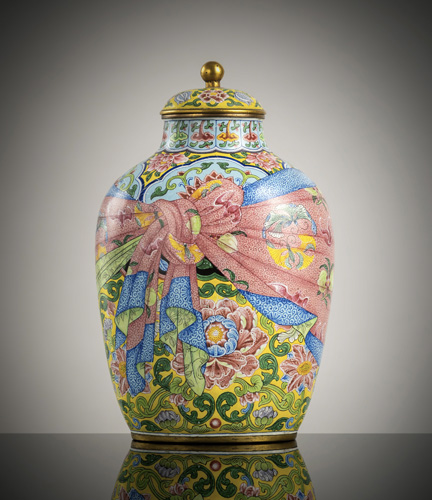 <b>An extremely rare imperial Beijing enamel vase and cover</b>