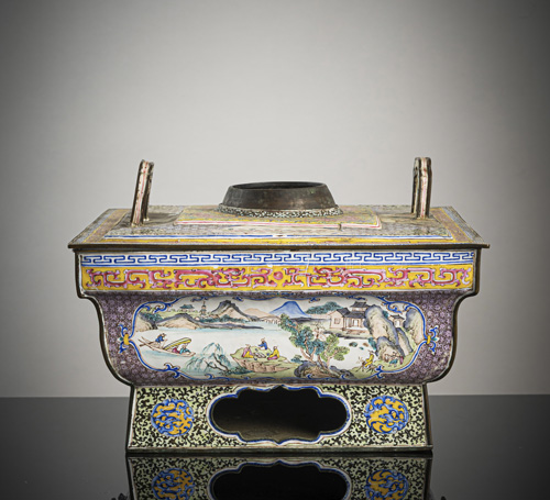 <b>A RARE CHINESE PAINTED ENAMEL SQUARE WINE WARMER AND COVER</b>