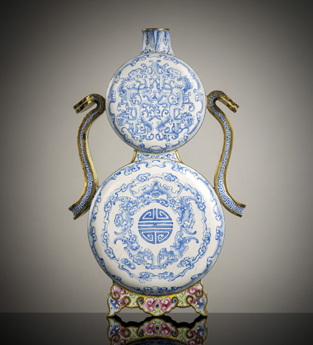 <b>A very  rare Beijing enamel double gourd vase</b>
