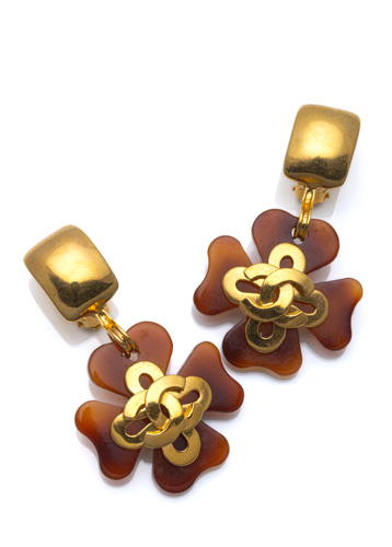 <b>CHANEL Klee Ohrclips</b> <b>CHANEL Klee Ohrclips</b>