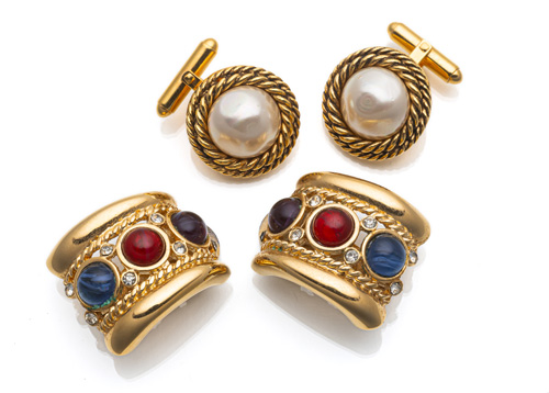 <b>GIVENCHY Ohrclips & CHANEL Manschettenknöpfe</b> <b>GIVENCHY Ohrclips & CHANEL Manschettenknöpfe</b>