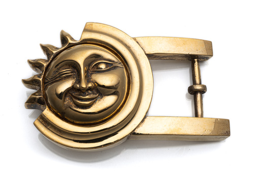 <b>B. KIESELSTEIN-CORD Gürtelschnalle „Zwinkernde Sonne“</b> <b>B. KIESELSTEIN-CORD Gürtelschnalle „Zwinkernde Sonne“</b>