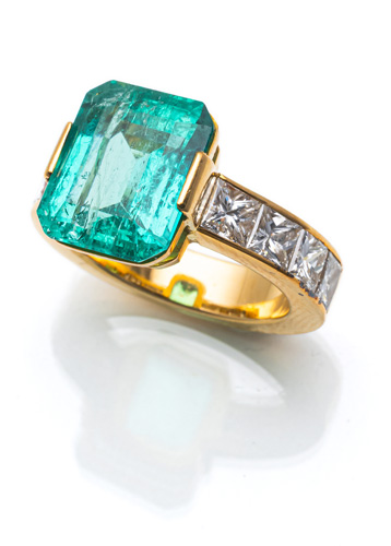 <b>EMERALD DIAMOND RING</b> <b>EMERALD DIAMOND RING</b>