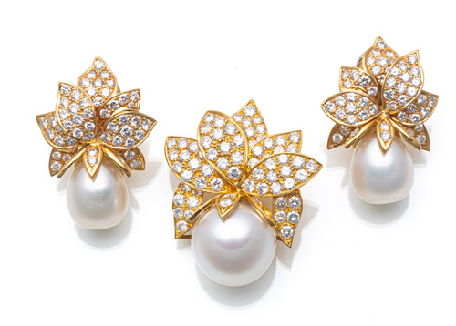 <b>BRILLIANT SOUTH SEA PEARL JEWELLERY SET</b> <b>BRILLIANT SOUTH SEA PEARL JEWELLERY SET</b>