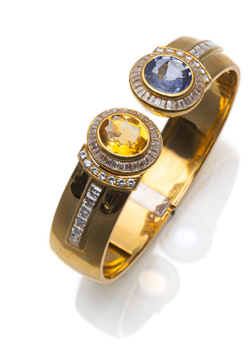 <b>DIAMOND COLOURED GEMSTONE BANGLE</b> <b>DIAMOND COLOURED GEMSTONE BANGLE</b>