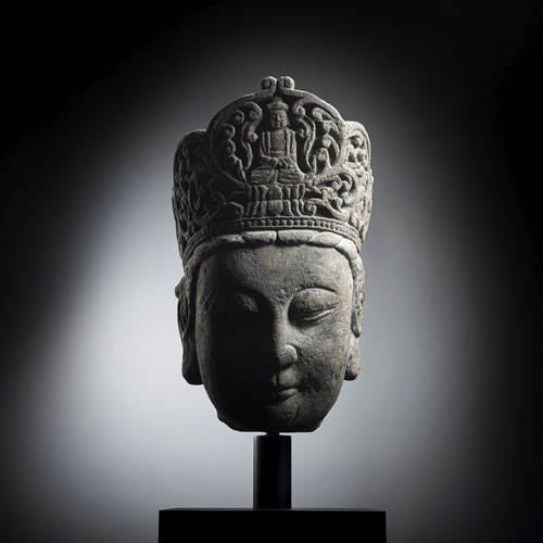 <b>A SANDSTONE HEAD OF AVALOKITESHVARA</b>