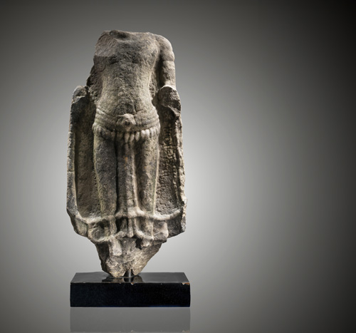 <b>A SANDSTONE TORSO OF BUDDHA SHAKYAMUNI</b>