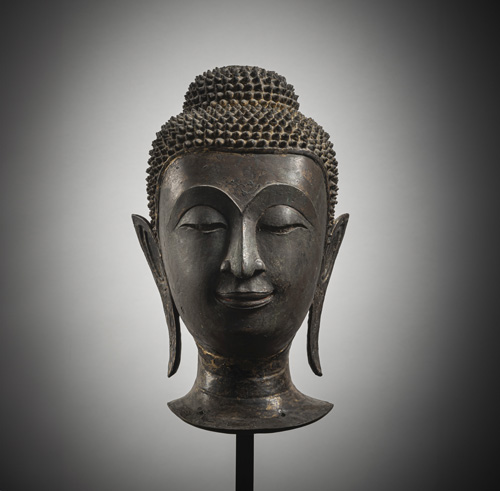 <b>A bronze head of  Buddha</b>