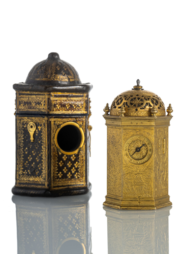 <b>Kleine sechsseitige Renaissance-Türmchenuhr mit Original-Etui</b>