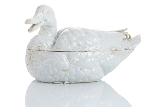 <b>Kleine Terrine in Form einer Ente</b>