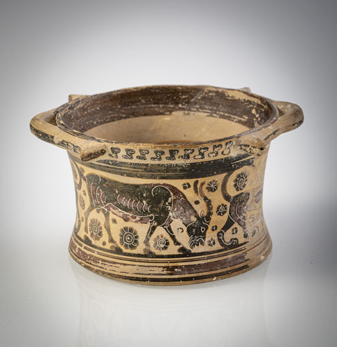 <b>Pyxis mit Tierfries</b>