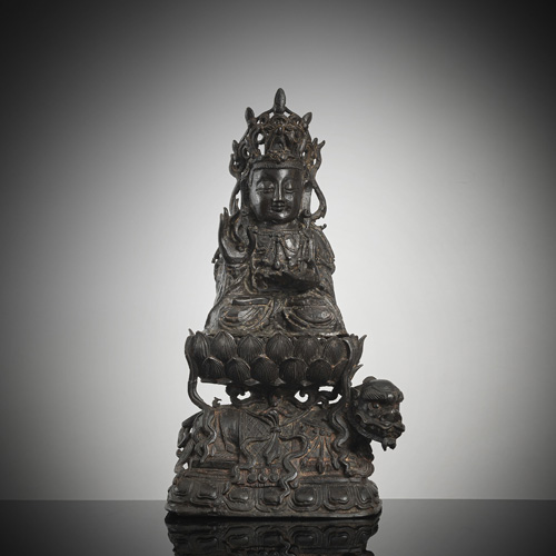 <b>A BRONZE FIGURE OF GUANYIN</b>