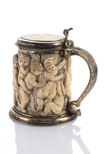 <b>Barocker Elfenbeinhumpen mit Vermeilmontierung</b>