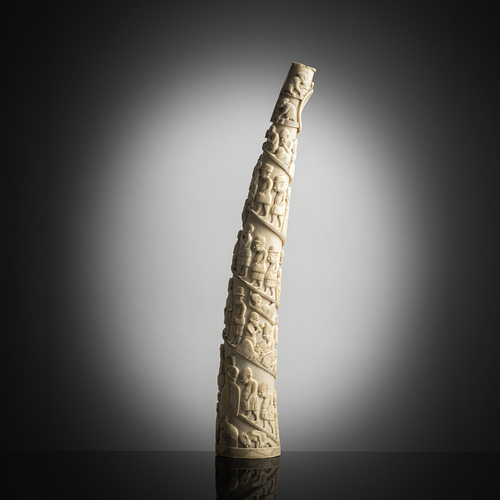<b>Jagdhorn aus Elfenbein</b> <b>Jagdhorn aus Elfenbein</b>