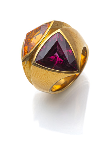 <b>Außergewöhnlicher Granat Ring</b>