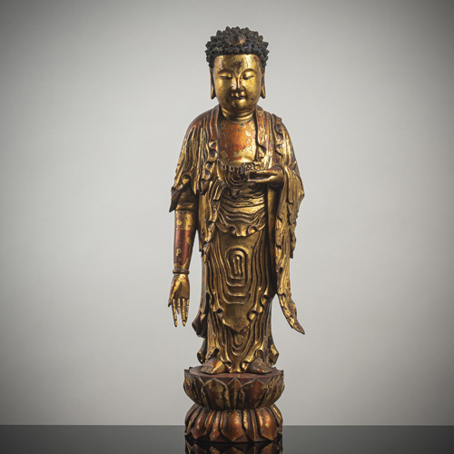 <b>A fine carved wooden of standing Buddha with lacquer and gilding</b> <b>A fine carved wooden of standing Buddha with lacquer and gilding</b>