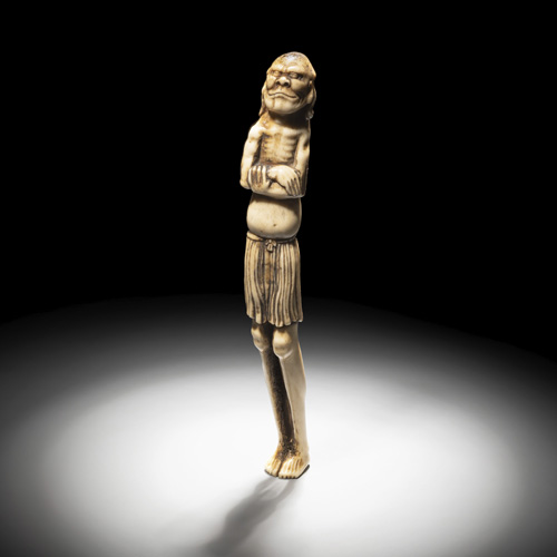 <b>A carved staghorn Ashinaga</b>