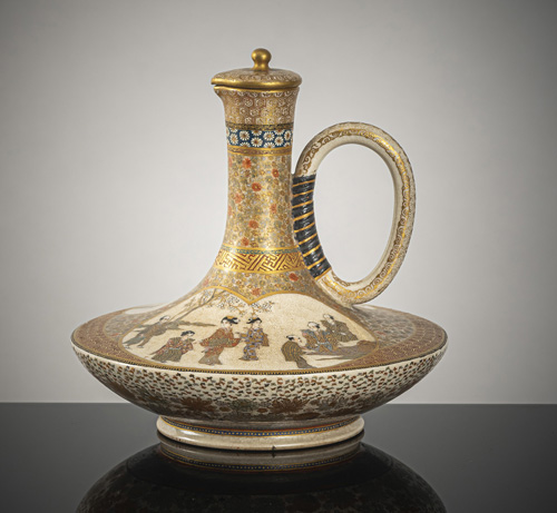 <b>A fine satsumaewer and cover with floral decoration and figural scenes in a flat discus shape</b>