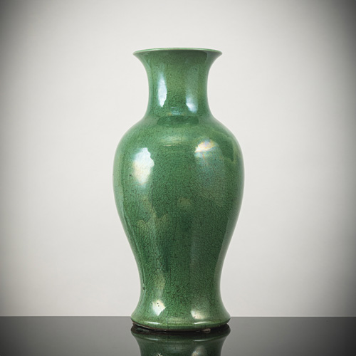 <b>An emerald-green-glazed baluster vase</b>