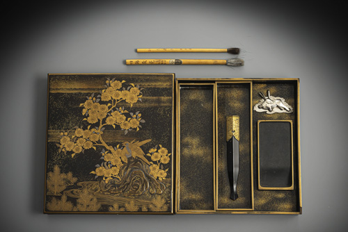 <b>A lacquered wood suzuribako with writing utensils</b>