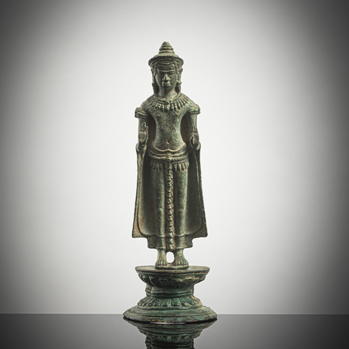 <b>A BRONZE FIGURE OF THE BUDDHA PAREE</b>