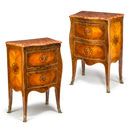 <b>Paar italienische Kommoden mit Marmorplatten</b>