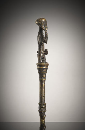 <b>Feiner Zeremonialstab „kpoman“</b>