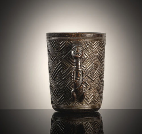 <b>Feiner Weinbecher aus Palmholz</b>