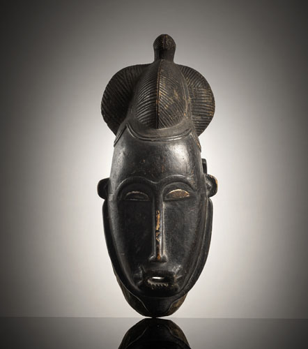 <b>Feine Maske aus Holz</b>