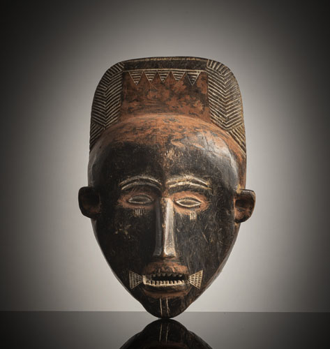 <b>Maske aus Holz</b>