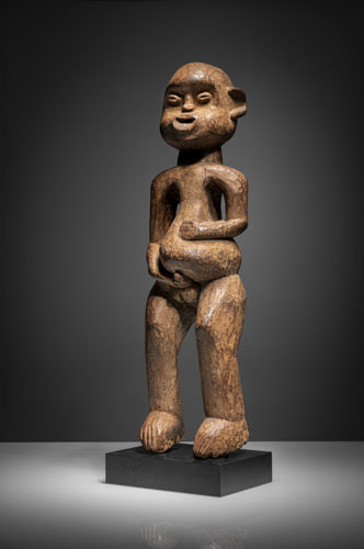 <b>Stehende Bamileke Figur aus Holz</b>