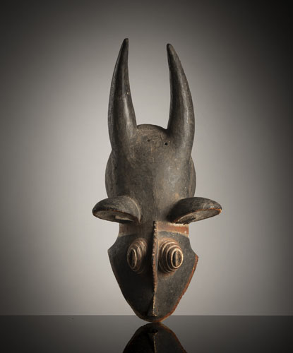 <b>Zoomorphe Maske aus Holz</b>