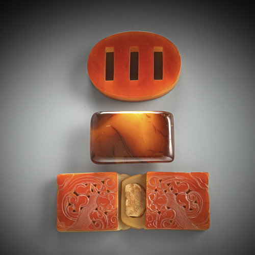 <b>Two belt buckles made of hornbill and one buckle made of agate</b>