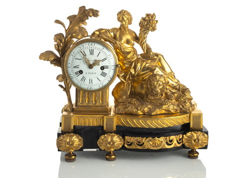 <b>Feine Louis XVI Pendule mit Figurendekor</b>