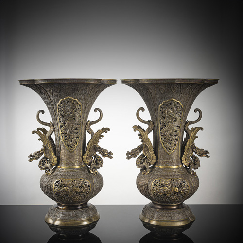 <b>A pair of magnificent bronze vases by Murata Seimin (1761-1837).</b>