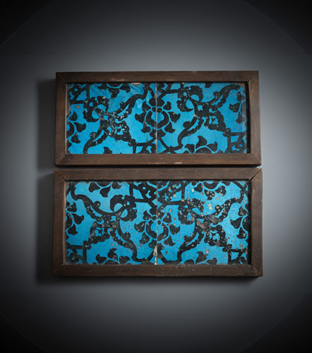 <b>Vier glasierte Kacheln aus Keramik vom Typus ''Felsendom''</b>