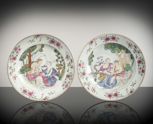<b>Two rare 'Famille rose' export plates with Venus and Mercury and Apollo and probably Daphne</b> <b>Two rare 'Famille rose' export plates with Venus and Mercury and Apollo and probably Daphne</b>