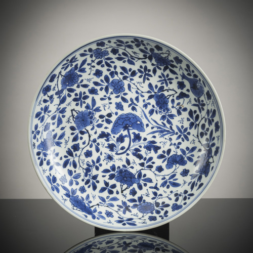 <b>A blue and white floral and pomegranate porcelain dish</b>