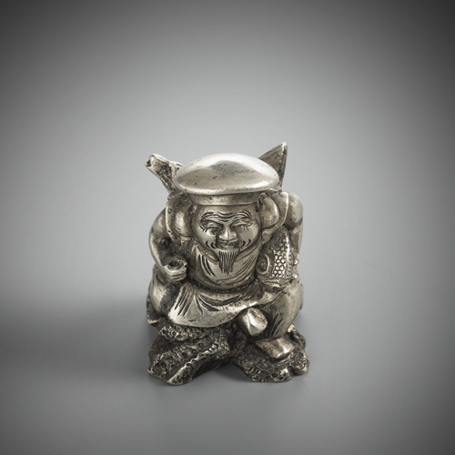 <b>A small paper weight of an Ebisu</b>