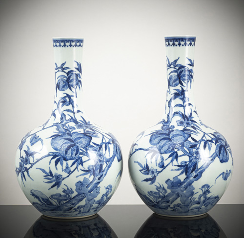 <b>A fine pair of vases with underglaze blue decoration of 'Nine Peaches'</b>