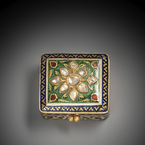 <b>A miniature box and cover with gold and diamond roses in Moghul style</b>