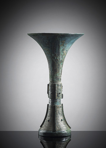 <b>A fine ritual wine vessel 'gu'</b>