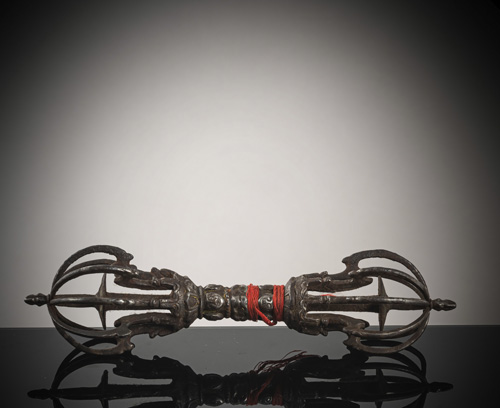 <b>Very rare nine-pronged iron vajra made probably with meteoric iron</b>