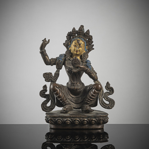 <b>A BRONZE FIGURE OF A TARA</b>