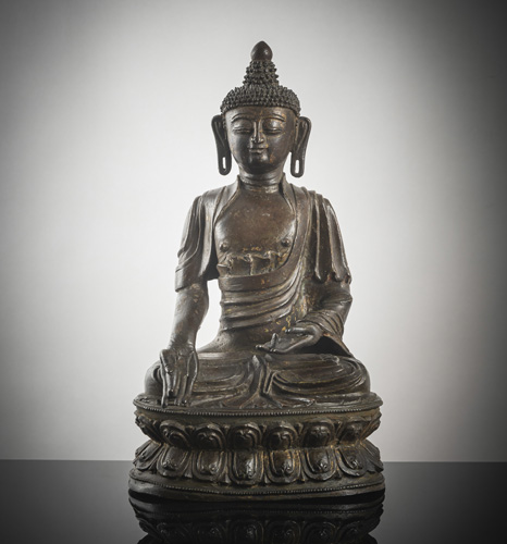 <b>A BRONZE FIGURE OF BHAISAJYAGURU</b>