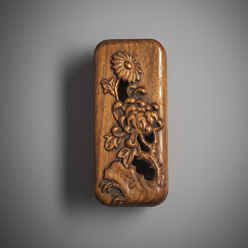 <b>A fine openwork wooden box and cover as perfumer with floral decoration</b>